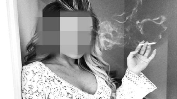 Γνωστή ΛΑΪΚΗ τραγουδίστρια ΞΕΣΠΑ για τις ΒΙΖΙΤΕΣ της Μυκόνου!!!! (PHOTOS)