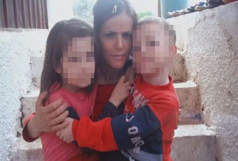 “Η μαμά μας είναι μεσα στα αίματα. Ο μπαμπάς της έκανε κακό. Ελάτε γρήγορα” – Το φονικό στην Αργολίδα που πάγωσε όλη τη χώρα