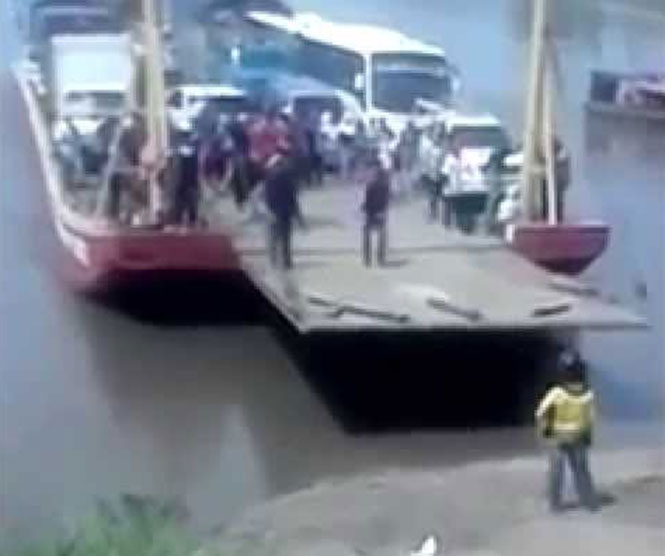 Ανυπομονούσε να βγει από το ferry boat. Αυτό που πήγε να πάθει είναι απίστευτο! (Video)