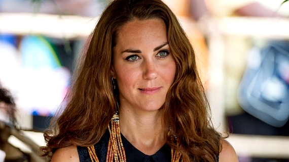 ΕΞΑΛΛΗ η βασίλισσα Ελισάβετ με την Kate Middleton!!! Tι συμβαίνει στο παλάτι??? (PHOTO)