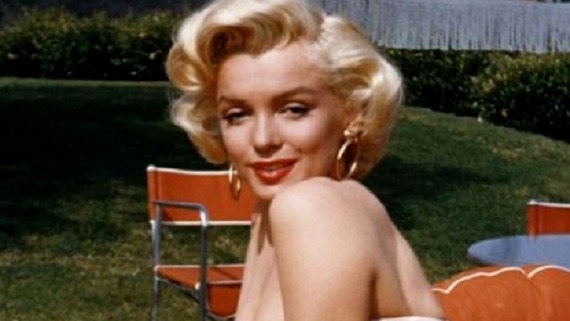 ΔΕΝ θα την ΑΝΑΓΝΩΡΙΖΑΤΕ!!!! Δείτε τη Marilyn Monroe ΠΡΙΝ γίνει ξανθιά και διάσημη! (PHOTOS)