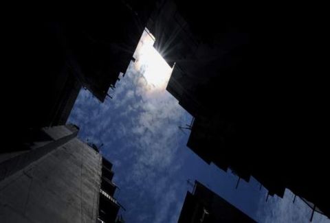 TΡΑΓΩΔΙΑ στα Πατήσια!! Βρέφος ΕΠΕΣΕ από 5ο όροφο πολυκατοικίας!