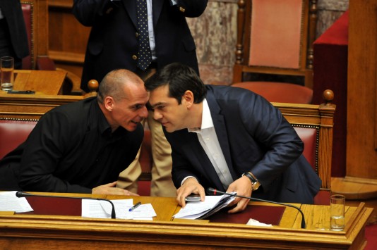 Τα μυστικά σχέδια για τη δραχμή και οι σύμβουλοι του Βαρουφάκη – Χολή για τον Αλέξη Τσίπρα: Ήθελε να βγει το ΝΑΙ στο δημοψήφισμα