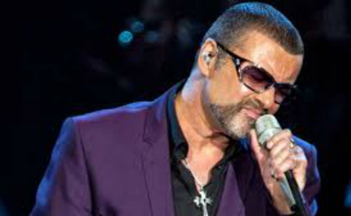 George Michael: Έκανε βόλτα με τον ΣΥΝΤΡΟΦΟ του κρατώντας τον ΣΦΙΧΤΑ από το χέρι…!!! (PHOTO)