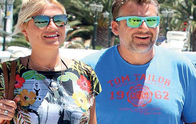 Επίθεση στο ζεύγος Λιάγκα: «Η χώρα στενάζει κι εκείνοι κάνουν περιοδεία θαλασσινή όπως ο Ωνάσης»!