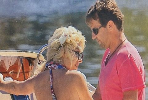Έτσι περνάει τις ΔΙΑΚΟΠΕΣ της η Μενεγάκη με τον Παντζόπουλο!!!! (PHOTOS)