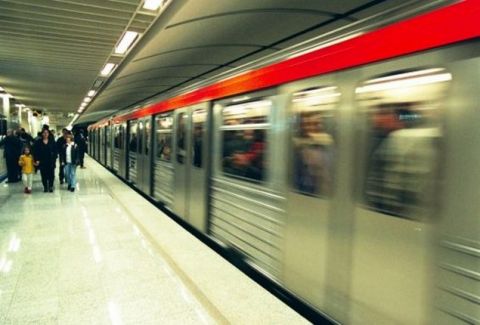 Συνελλήφθη ΑΝΩΜΑΛΟΣ στο Μετρό!!!! Δείτε τι έκανε…
