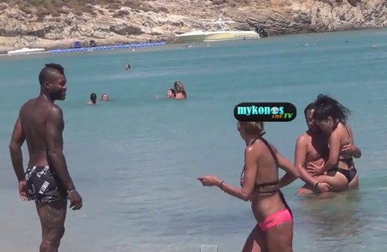Μύκονος: Ο Τζιμπρίλ Σισέ και το θερμόαιμο ζευγάρι που έκλεψε την παράσταση στην παραλία – Δείτε στο βίντεο τα όσα έγιναν στο Καλό Λιβάδι!