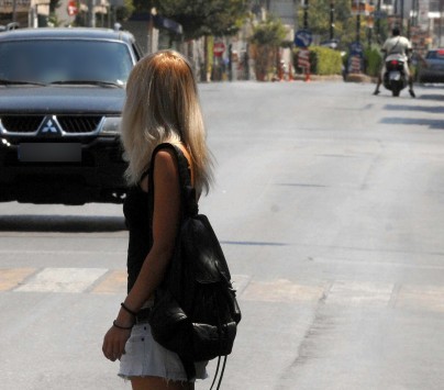 Ηλεία: Εκβιασμός με γυμνές φωτογραφίες – Γδυνόταν τις στιγμές που δεν έπρεπε!
