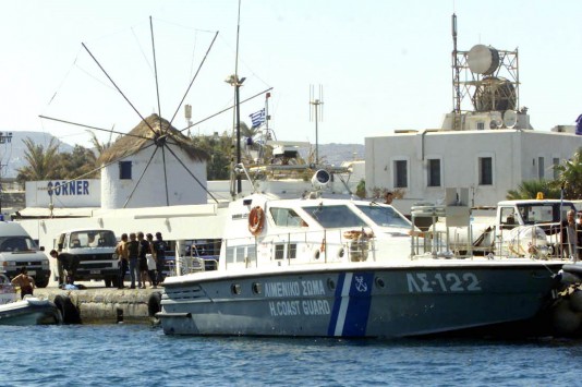 Πάρος: Θρίλερ με πτώμα γυναίκας ανοιχτά της Παροικιάς – Το μενταγιόν στο λαιμό της!