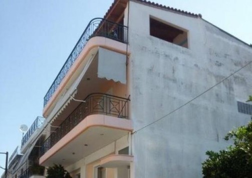 Ανατριχίλα από τις αποκαλύψεις του άγριου εγκλήματος στην Πάτρα – Σερνόταν αιμόφυρτος ο γιος και εκλιπαρούσε για βοήθεια