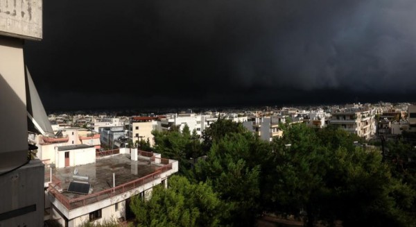 ANEMOΣΤΡΟΒΙΛΟΣ στην Αθήνα!!!!! Π Α Ν Ι Κ Ο Σ στην πρωτεύουσα !!!!!! (VIDEO)