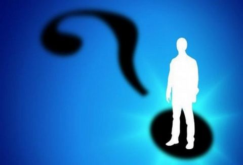 Στο ΝΟΣΟΚΟΜΕΙΟ γνωστός δημοσιογράφος με ΣΠΑΣΜΕΝΑ ΠΛΕΥΡΑ και ΜΥΤΗ… (PHOTO)