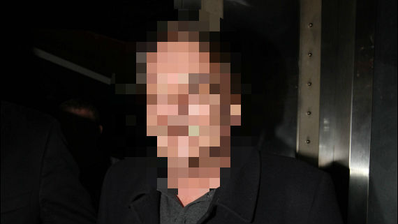 Είµαι ένας φτωχός και µόνος…Ποιος γνωστός παρουσιαστής το δήλωσε;(PHOTOS)