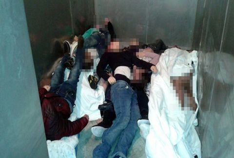 ΦΡΙΚΤΕΣ ΕΙΚΟΝΕΣ: Πεταμένα πτώματα προσφυγόπουλων σε νοσοκομείο της Σάμου!!!