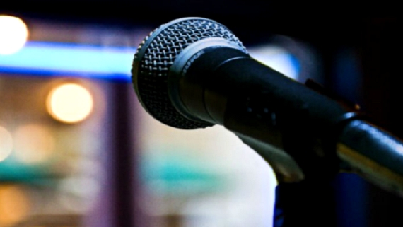 Singer-focus