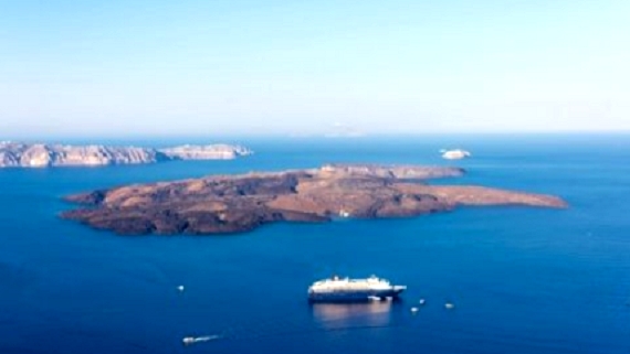 santorini-focus