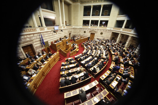 Κατατέθηκε στη Βουλή το πολυνομοσχέδιο “μαμούθ” με όλα τα προαπαιτούμενα! Όλα όσα προβλέπει – Ποιες ΔΕΚΟ μπαίνουν στο Υπερταμείο