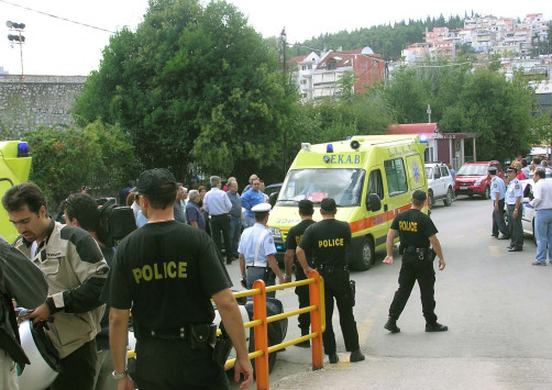 Πάτρα: Έσπασε στο ξύλο στέλεχος της ΔΕΗ – Τον παράτησε αναίσθητο μέσα σε χαντάκι!