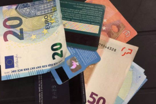 Capital controls: Έμμεση κατάργηση τις επόμενες ημέρες – Δείτε πως διπλασιάζεται το όριο ανάληψης