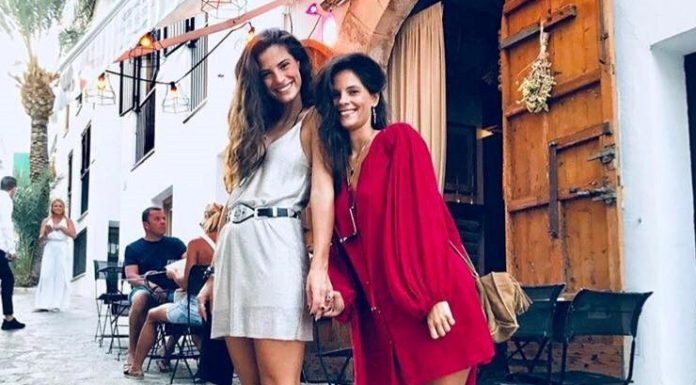 Χριστίνα Μπόμπα: στην Ibiza μαζί με την αδερφή της Ελίνα!