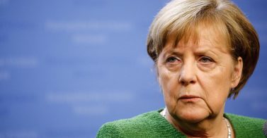 nein-tis-merkel-stis-ellinikes-syntaxes