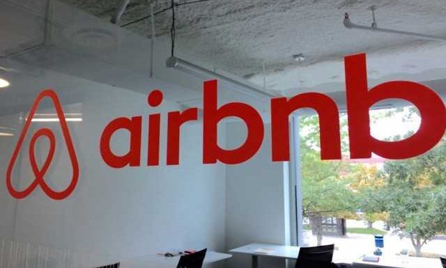 Στην “τσιμπίδα” της Eφορίας οι μισθώσεις Airbnb