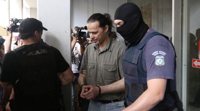 Ο Σάββας Ξηρός ζητεί να βγει από τη φυλακή