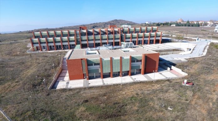 Πειθαρχική δίωξη σε βάρος του καθηγητή που χρηματιζόταν