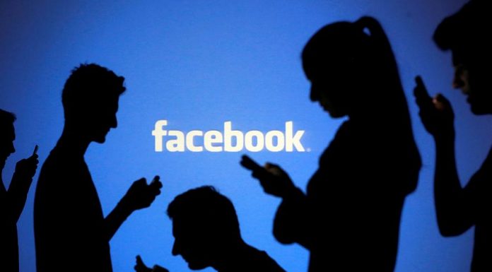 Το 50% των Ελλήνων έχει άλλη συμπεριφορά στο Facebook και άλλη στην ζωή του (Πίνακες)