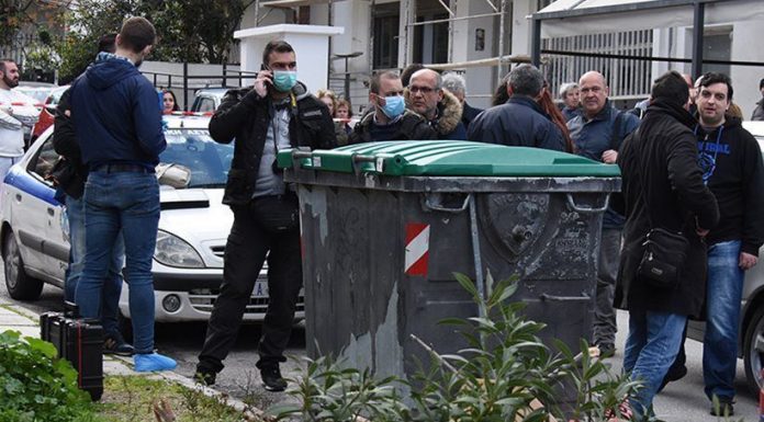 Ελεύθερη η 19χρονη που είχε πετάξει το μωρό της στα σκουπίδια στην Πετρούπολη