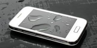 Τραγικός θάνατος για 17χρονη – Της έπεσε το κινητό στο ντους και έπαθε ηλεκτροπληξία!