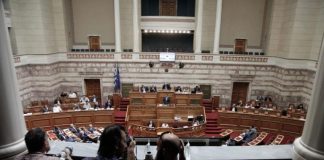 Αναδρομικά 24.000 ευρώ στους βουλευτές – Για αποκατάσταση συντάξεων ούτε λέξη!