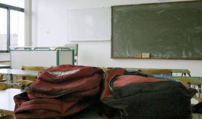 Παντρεμένη καθηγήτρια έκανε σεξ με δύο 17χρονους μαθητές της (Φωτο)