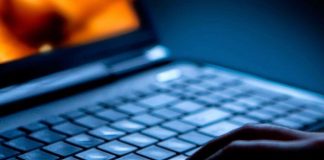 Έστελνε πορνογραφικό υλικό σε ανήλικο και του έκανε ανήθικες προτάσεις!