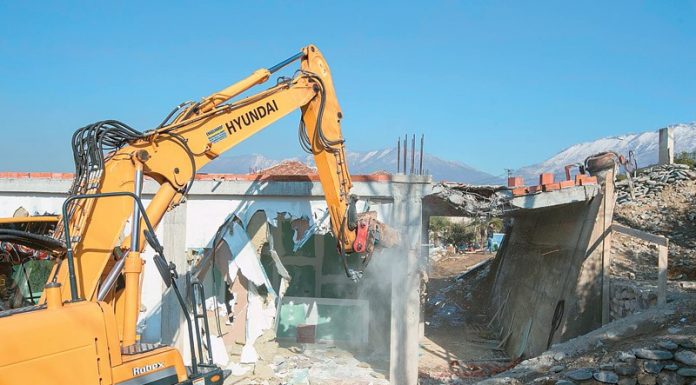 Βόρεια Ήπειρος: Εισβολή στις περιουσίες και εκτοπισμός των Ελλήνων από τους Αλβανούς!