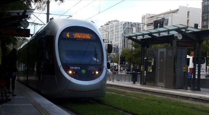 Το Τραμ αλλάζει χρώμα: Η επιλογή θα γίνει από τους επιβάτες!