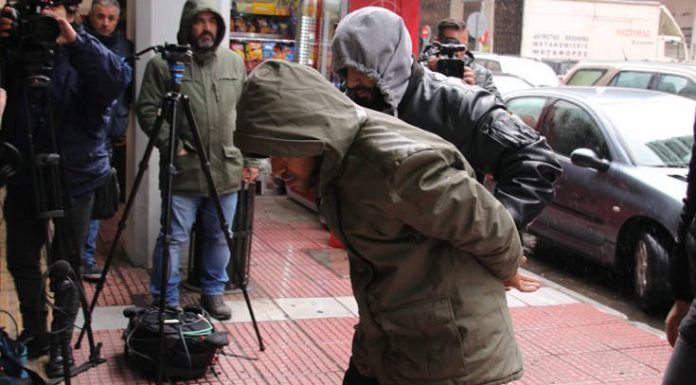 Μετανιωμένος δηλώνει ο κατηγορούμενος για τη δολοφονία του 21χρονου στον Πειραιά!