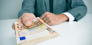 Ο Τσίπρας ανακοίνωσε πόσο θα αυξηθεί ο κατώτατος μισθός