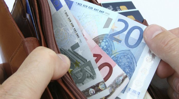 Αναδρομικά: Να επιστραφούν τα Δώρα στους δημοσίους υπαλλήλους, ζήτησε η εισηγήτρια του ΣτΕ