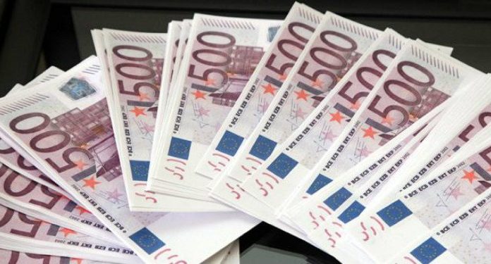 Ηρακλειώτης κέρδισε μισό εκατ. ευρώ… μέσα στο αεροπλάνο!