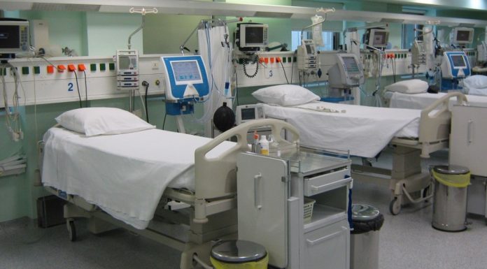 Εγκληματική αμέλεια: Κατέληξε ασθενής που περίμενε δέκα μέρες να μεταφερθεί σε εντατική!