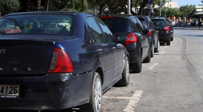 Τι είναι το έξυπνο σύστημα πάρκινγκ που έρχεται στις μεγάλες πόλεις της Ελλάδας
