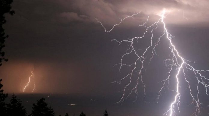Καιρός: Καταιγίδες και θυελλώδεις άνεμοι – Πότε αναμένεται βελτίωση