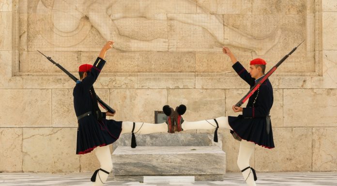 Θρήνος στην Προεδρική Φρουρά – Πέθανε ξαφνικά εύζωνας!
