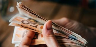 Μοιράζει… δώρο Πάσχα η εφορία σε 1.000.000 φορολογούμενους – Ποιοι και πως θα πάρουν τα χρήματα!