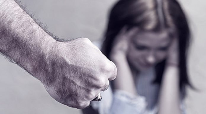 Η αστυνομία ιδρύει «Τμήμα Αντιμετώπισης Ενδοοικογενειακής Βίας» – Ποιες θα είναι οι αρμοδιότητες