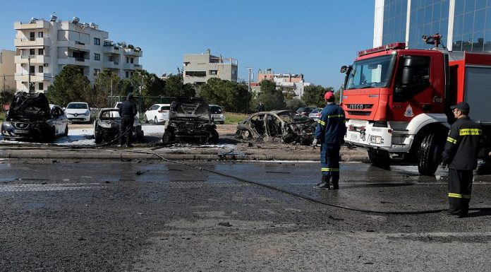 Έκρηξη Γλυφάδα: Εντοπίστηκαν υπολείμματα δυναμίτιδας στο όχημα (βίντεο)