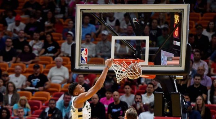 NBA: Στο Top 10 ο απίθανος Αντετοκούνμπο! Φοβερή no-look πάσα – video