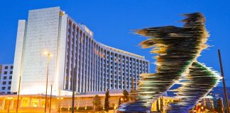 Οργή Βαρώτσου: Καλλιτεχνικό έγκλημα η πρόταση Ζορμπά για την μεταφορά του Δρομέα στα Σκόπια